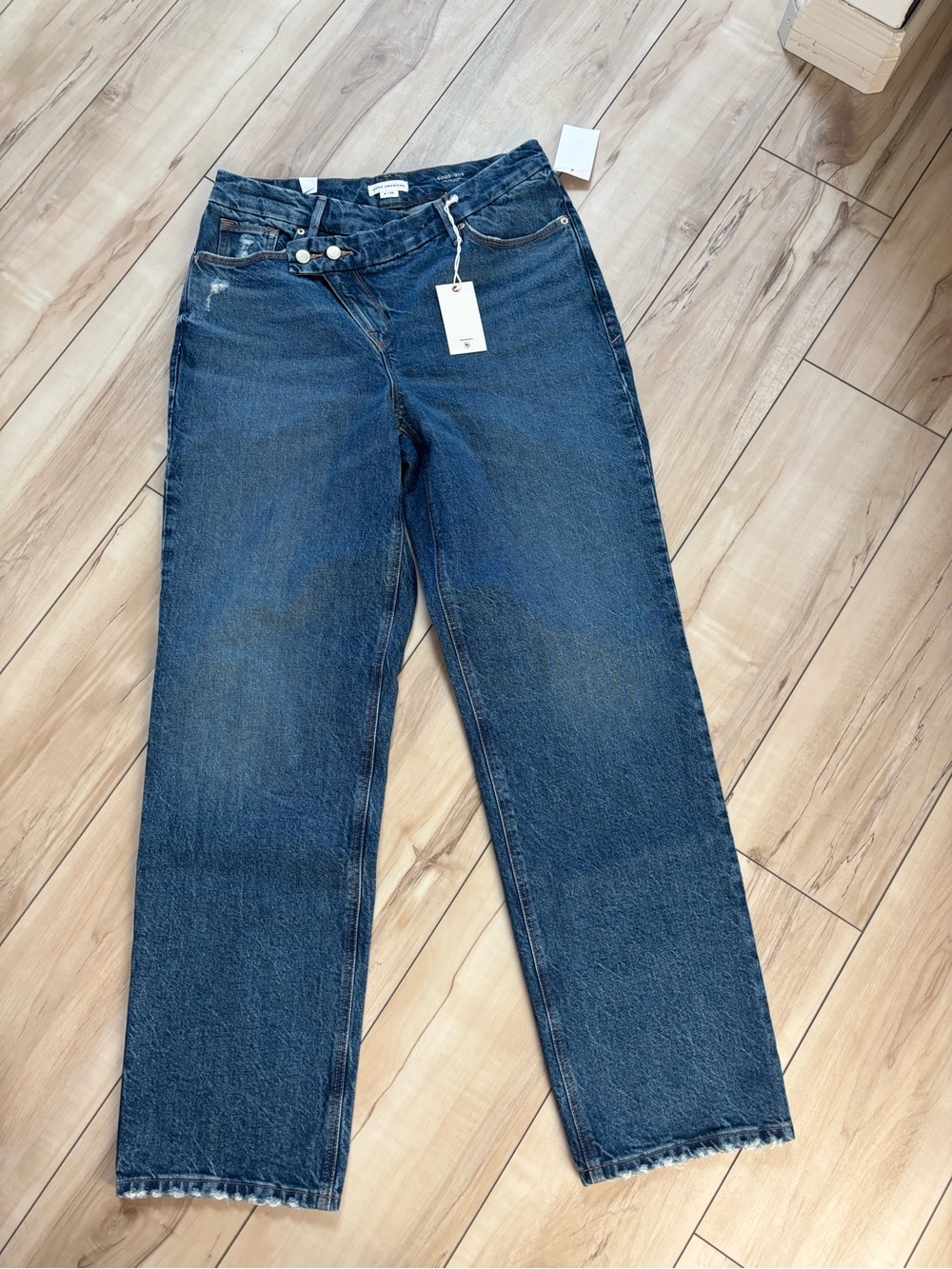 Good American Straight Leg Jeans in Dark Blue Denim